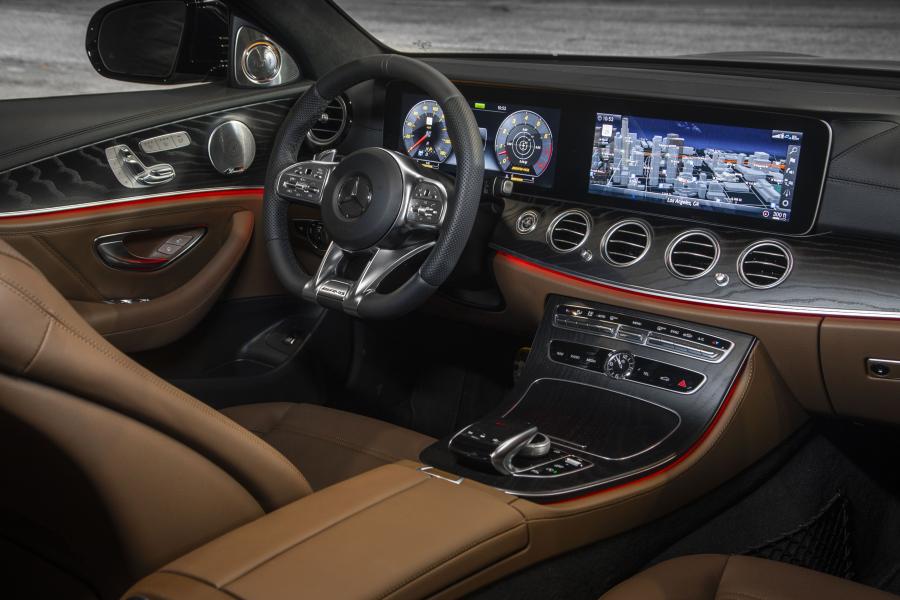 Интерьер Mercedes-AMG E53 4Matic+ 2018 года  (NA) (фото 17 из 40)